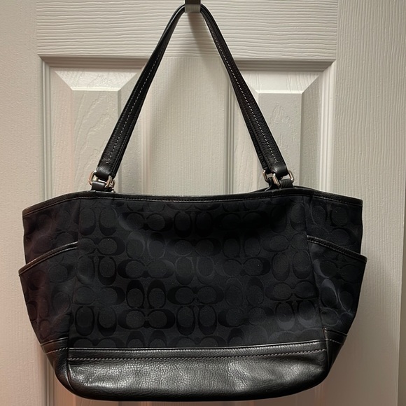 Coach Carrie Purse Black - Picture 2 of 5